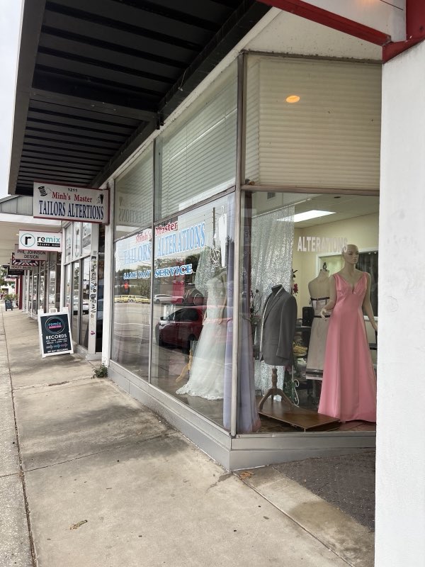 The exterior of Minh's Master Tailor on N Mills Ave in Orlando